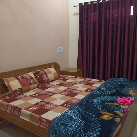 Anant Paying Guest House Ayodhya Kültér fotó