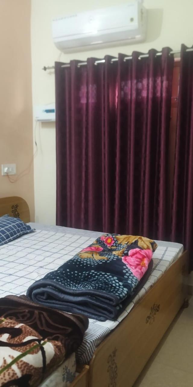 Anant Paying Guest House Ayodhya Kültér fotó